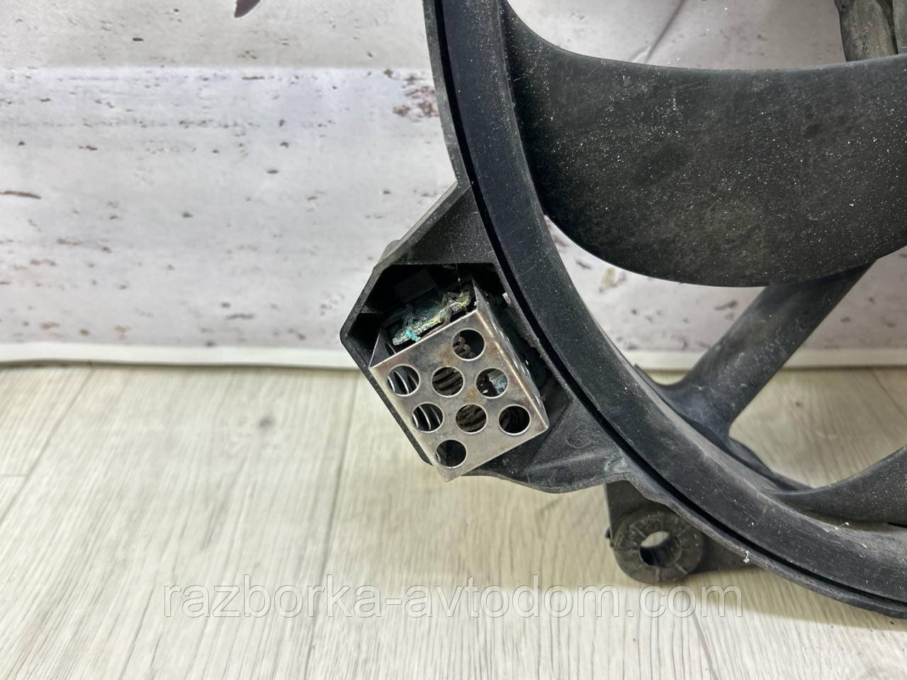 Вентилятор охолодження радіатора Renault Scenic 3 (09-), Megane 3 (09-) Fluence OE:214810898R