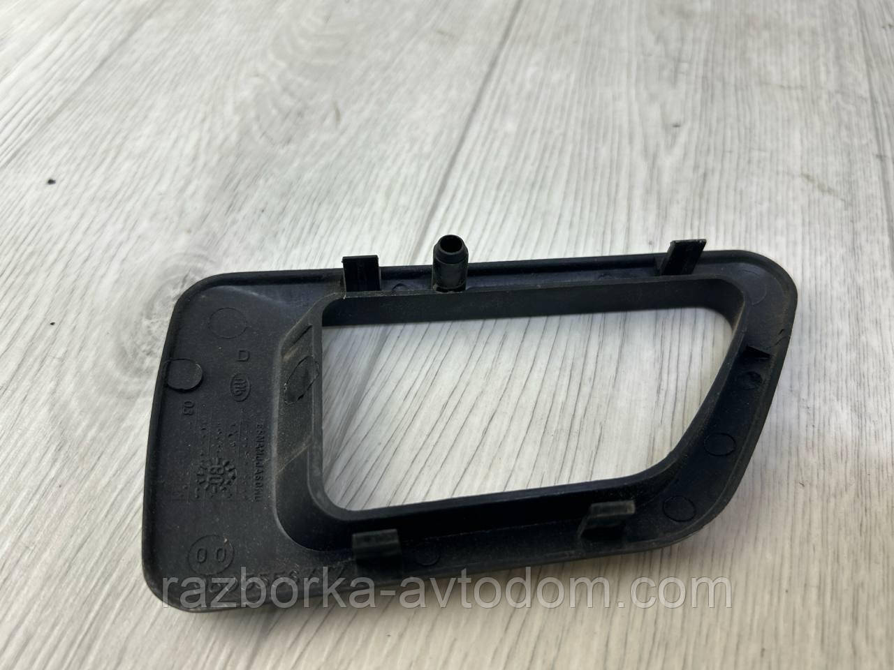 Накладка / Облицювання ручки внутрішньої передньої правої Citroen Berlingo, Peugeot Partner (2003-2008) OE:9605556777 фото 2