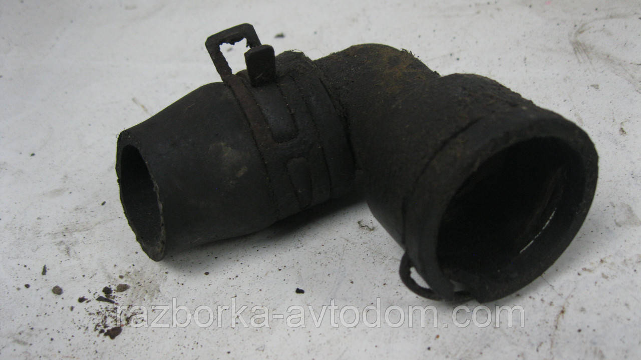 Фланець системи охолодження (трійник) VW Golf 3, Passat B4, T4 1.9 TDI OE:037121619