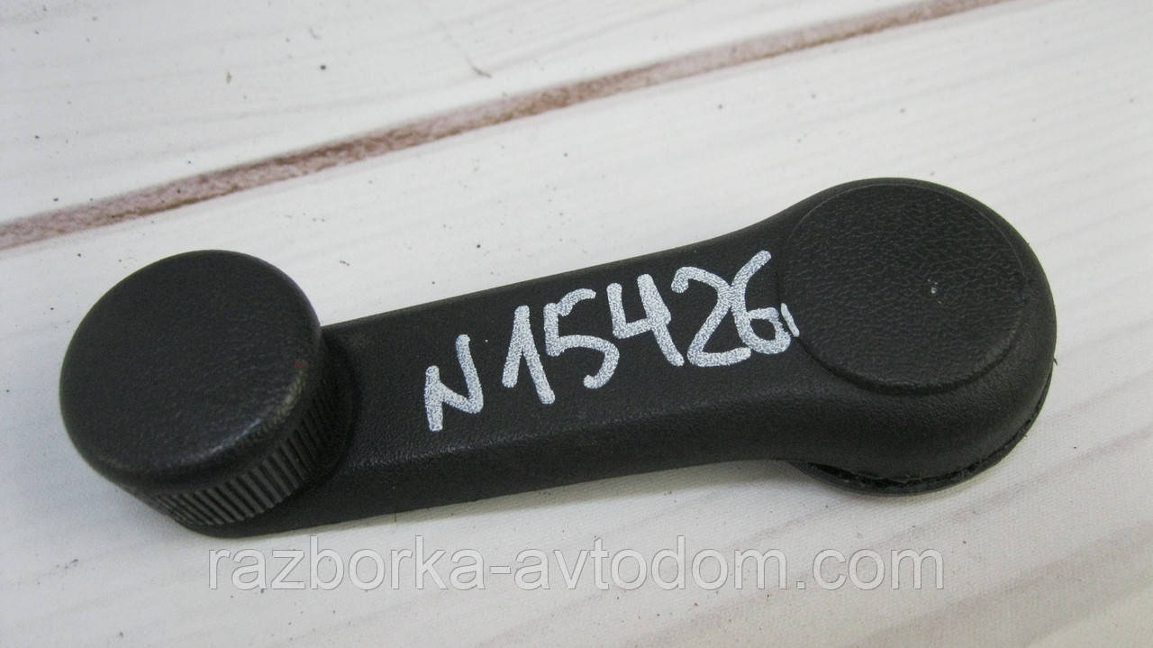 Ручка склопідіймача заднього Hyundai Getz (2002-2005) OE:8263022001BJ