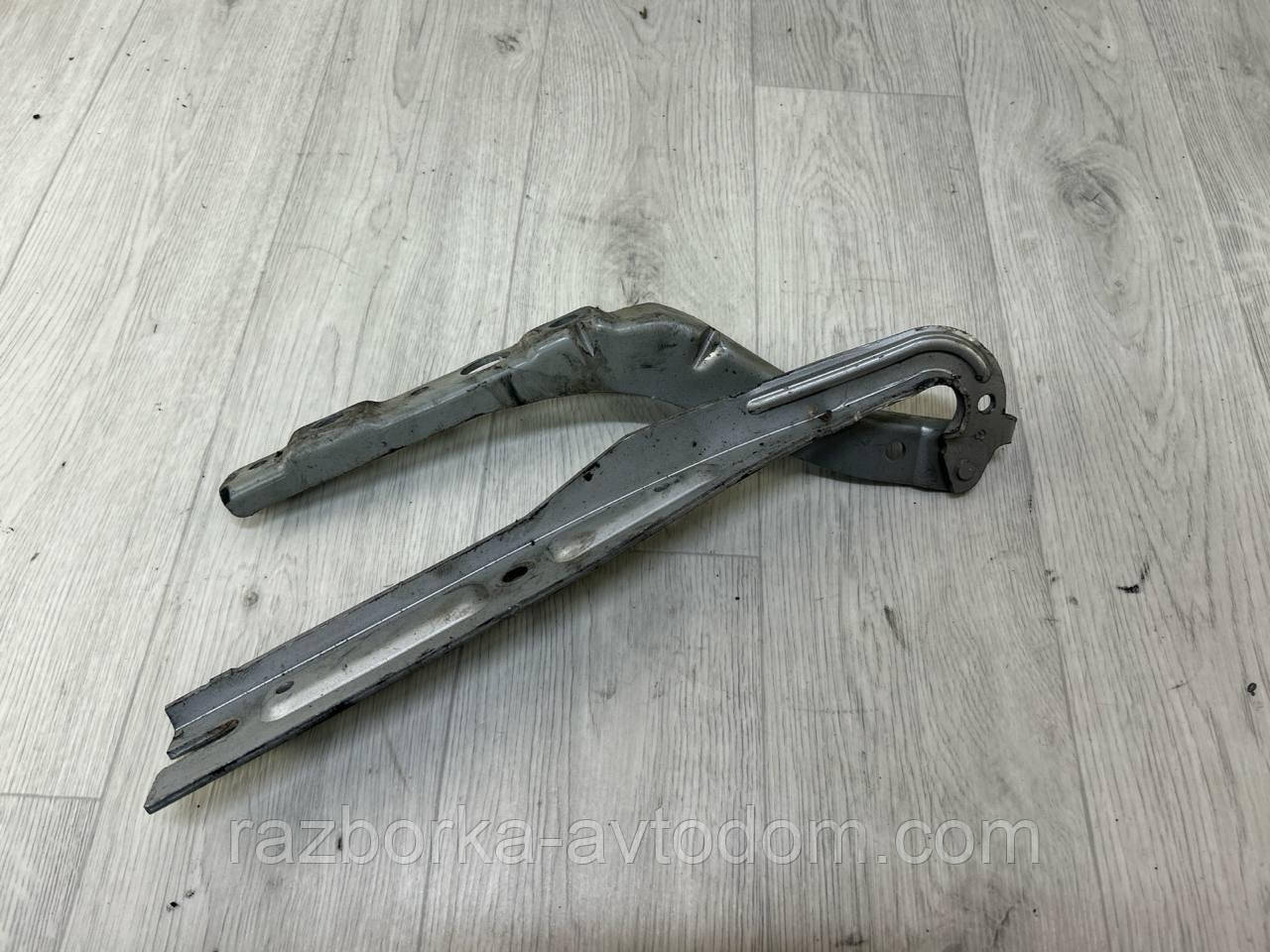 Петля капота ліва Peugeot 407 (04-11) OE: 9640968880