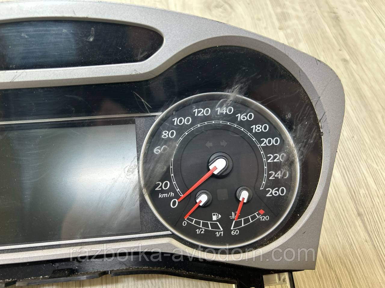 Панель приладів (щиток) 2.0 TDCI Ford Mondeo MK4 (07-14), S-MAX MK1 OE:am2t10849vd, am2t-10849-vd Дефект: потертість на склі