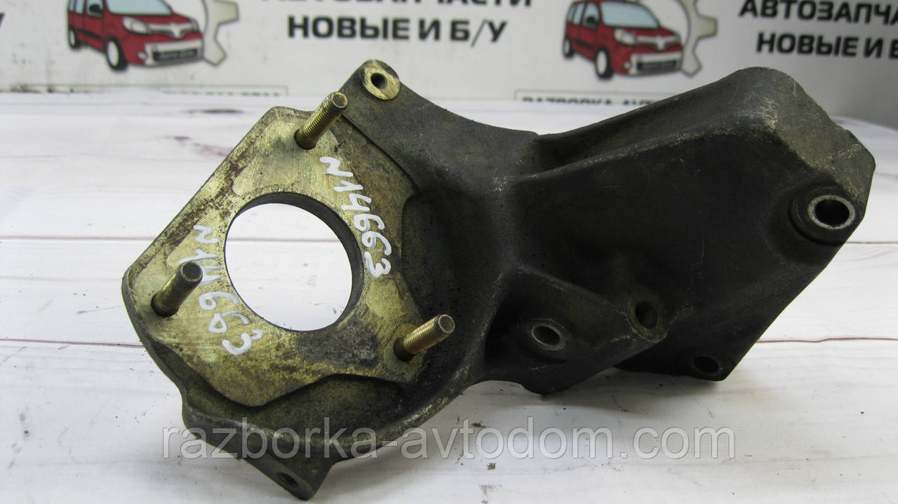 Кронштейн ТНВД Renault Trafic (1980-2001) 2.1TD OE:7700684886, 7701352810