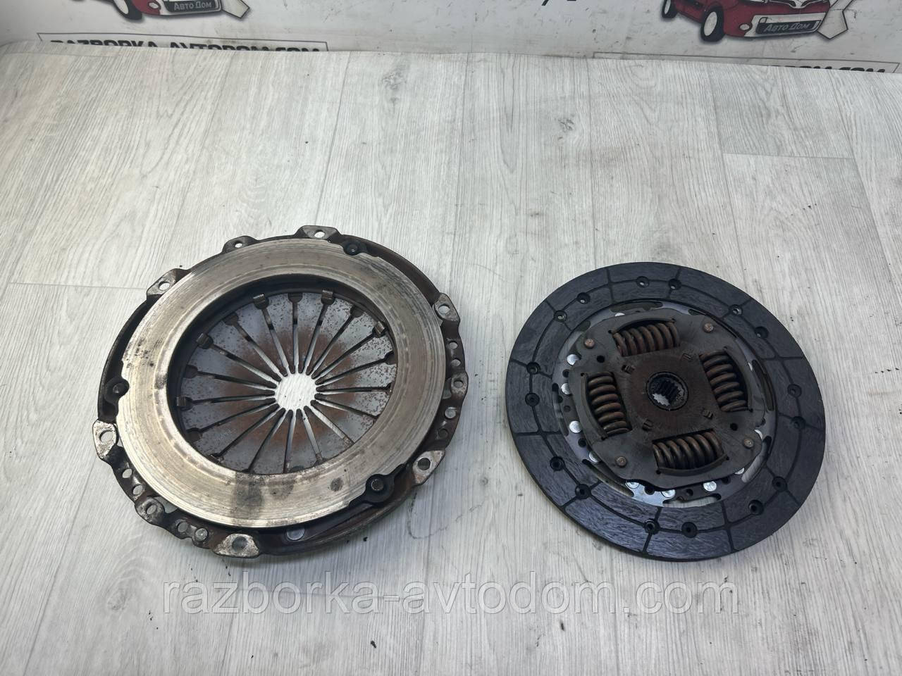 Комплект зчеплення (кошик, диск) 1.6HDI (240 мм) Citroen Berlingo (03-), XSARA PICASSO, C4, OE:624321821