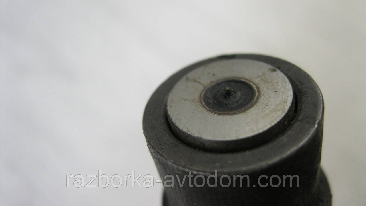 Форсунка дизельна VW LT 28-35, LT 40-55, Passat B3, Golf 2, Transporter T3, Audi 100 C3, 80 B2 1.6D OE: 068130201E