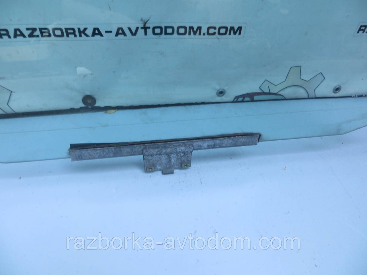 Скло заднього правого дверей (універсал) VW Passat B3, B4 (1988-1997) ОЕ: 333845206