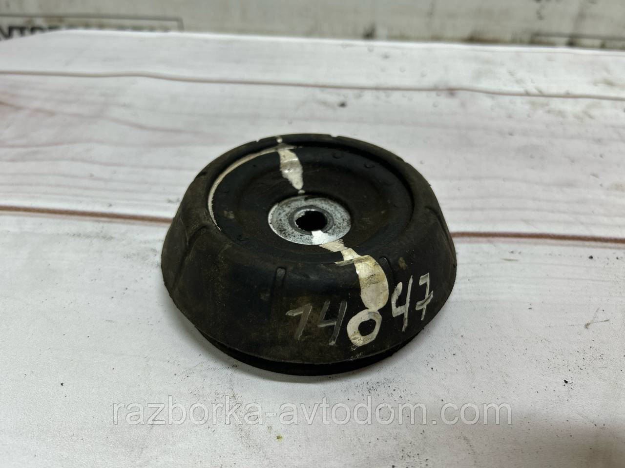 Опора амортизатора передня (пружний корок) Opel Combo (01-12), OE: 90538936