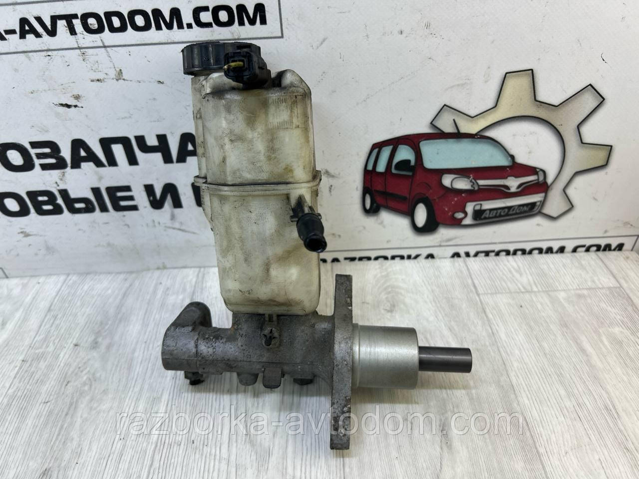Головний гальмівний циліндр з бачком Peugeot 407 (04-11) OE:4601P6, 9646980980
