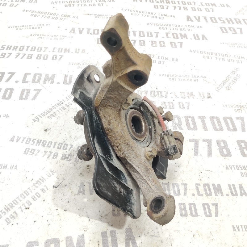 Цапфа передня ліва Opel Astra G (97-04) 2.0 дизель