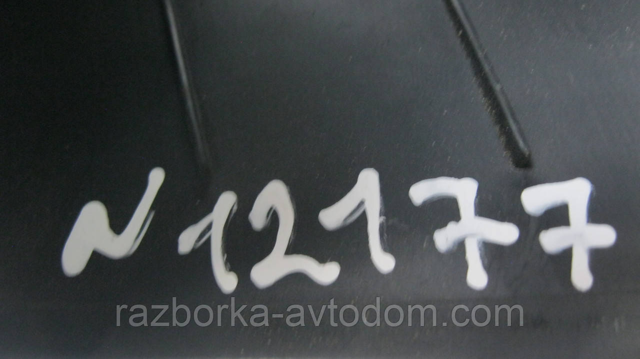 Накладка правого дзеркала внутрішня Renault Megane 2 (2003-2009) OE:8200079927