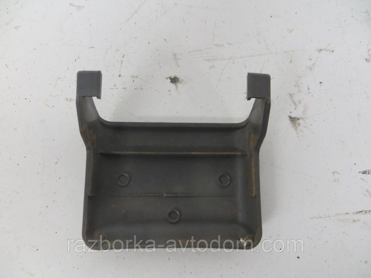Накладка кріплення сидінь Mitsubishi Pajero Sport 1 (1997-2009) OE:MR219986