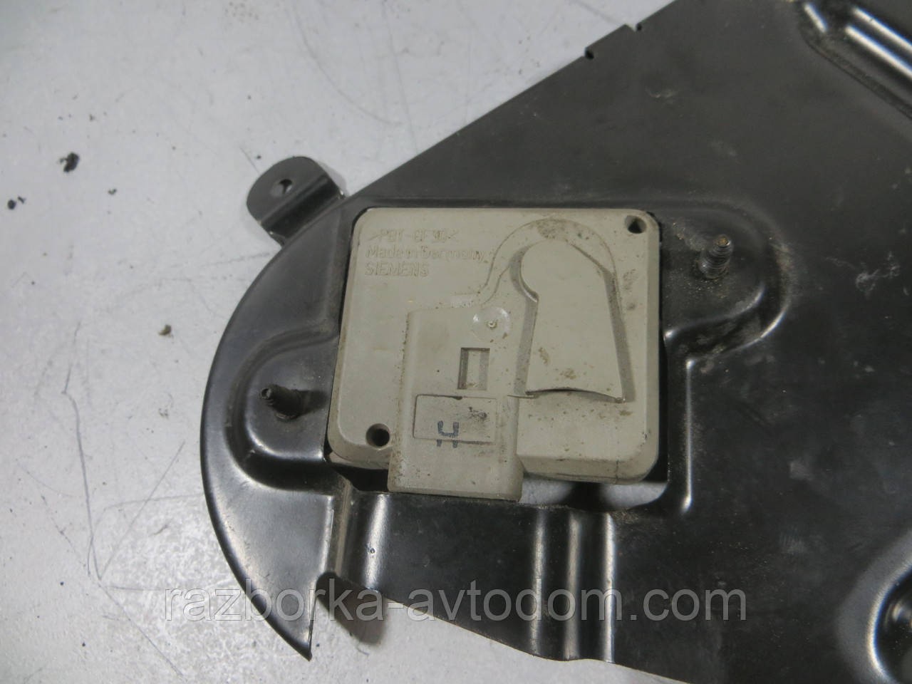 Датчик удару AIRBAG лівий з кронштейном Opel Vectra B (1995-2003) ОЕ: 90569361