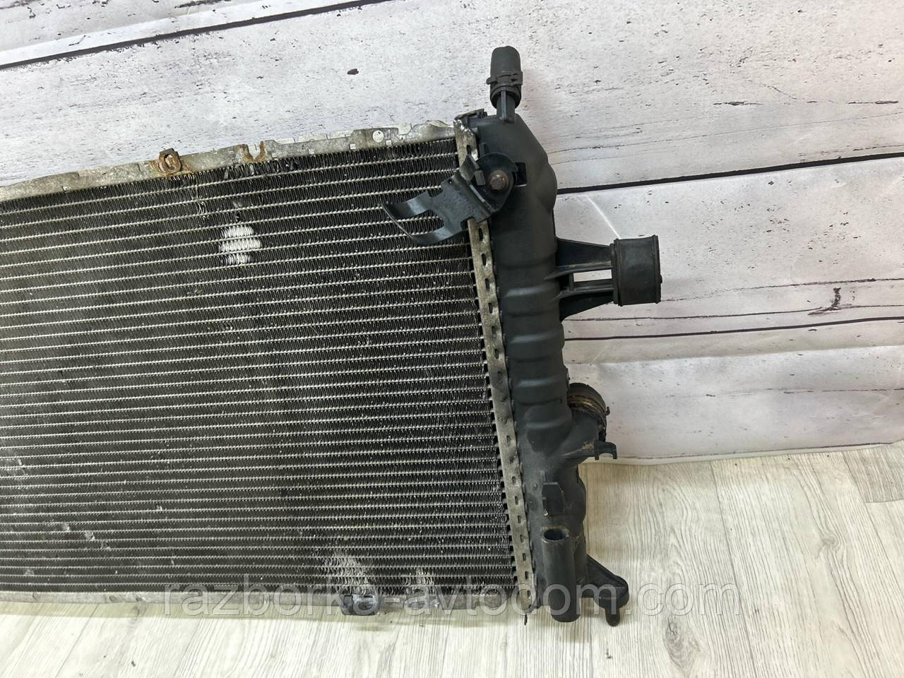 Радіатор Охолодження (основний) 2.0DTI, 2.2DTI Opel Zafira A, Astra G OE:9157937