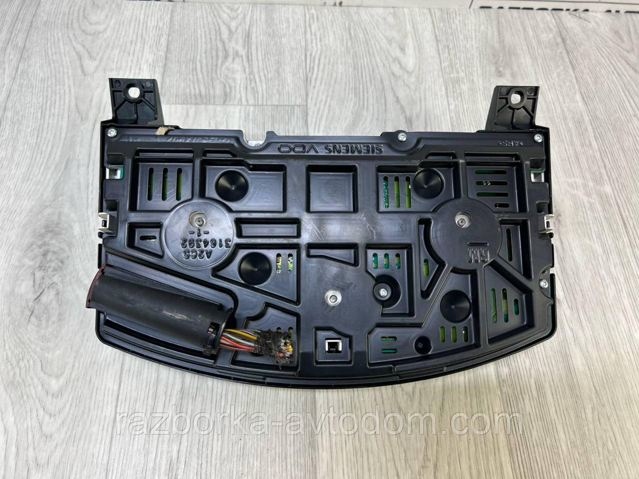 Панель приладів (щиток) Opel Astra H, Zafira B 1,6i, 1,8i OE:13225986