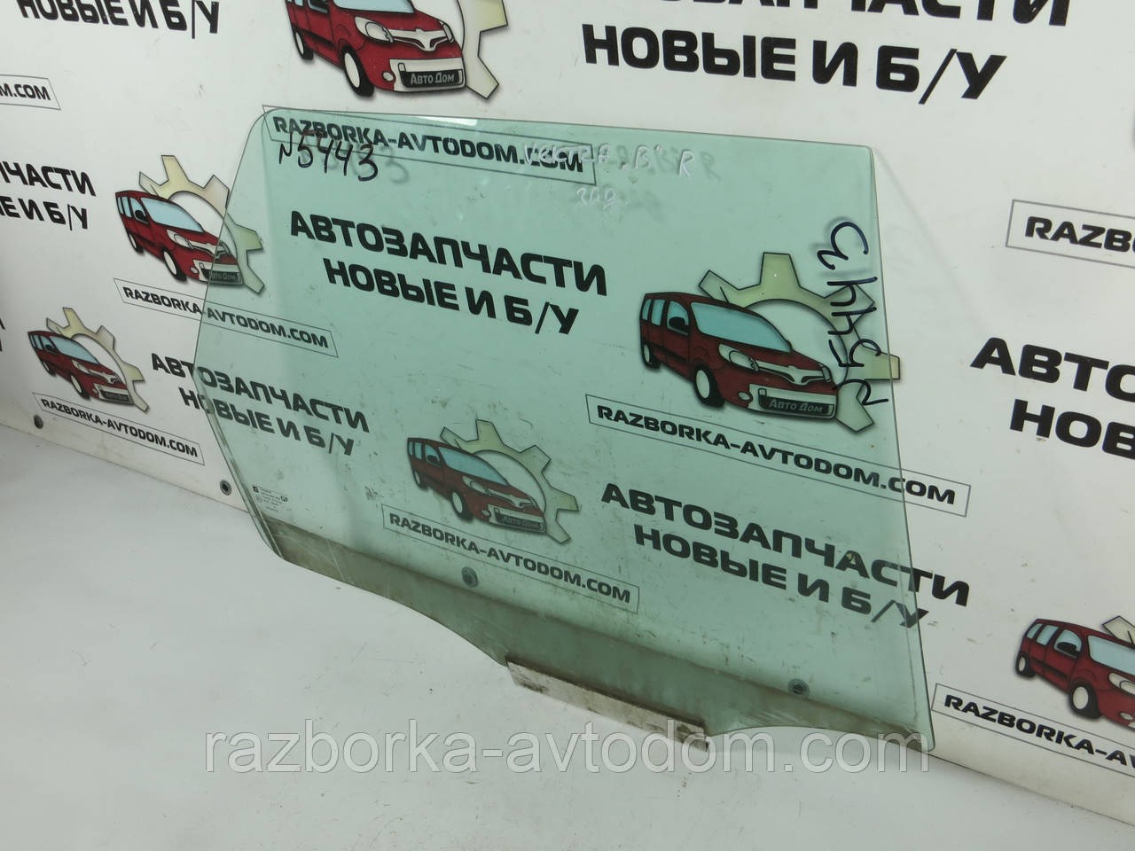 Скло заднього правого дверей (універсал) Opel Vectra B (1995-2002) ОЕ: 90464398