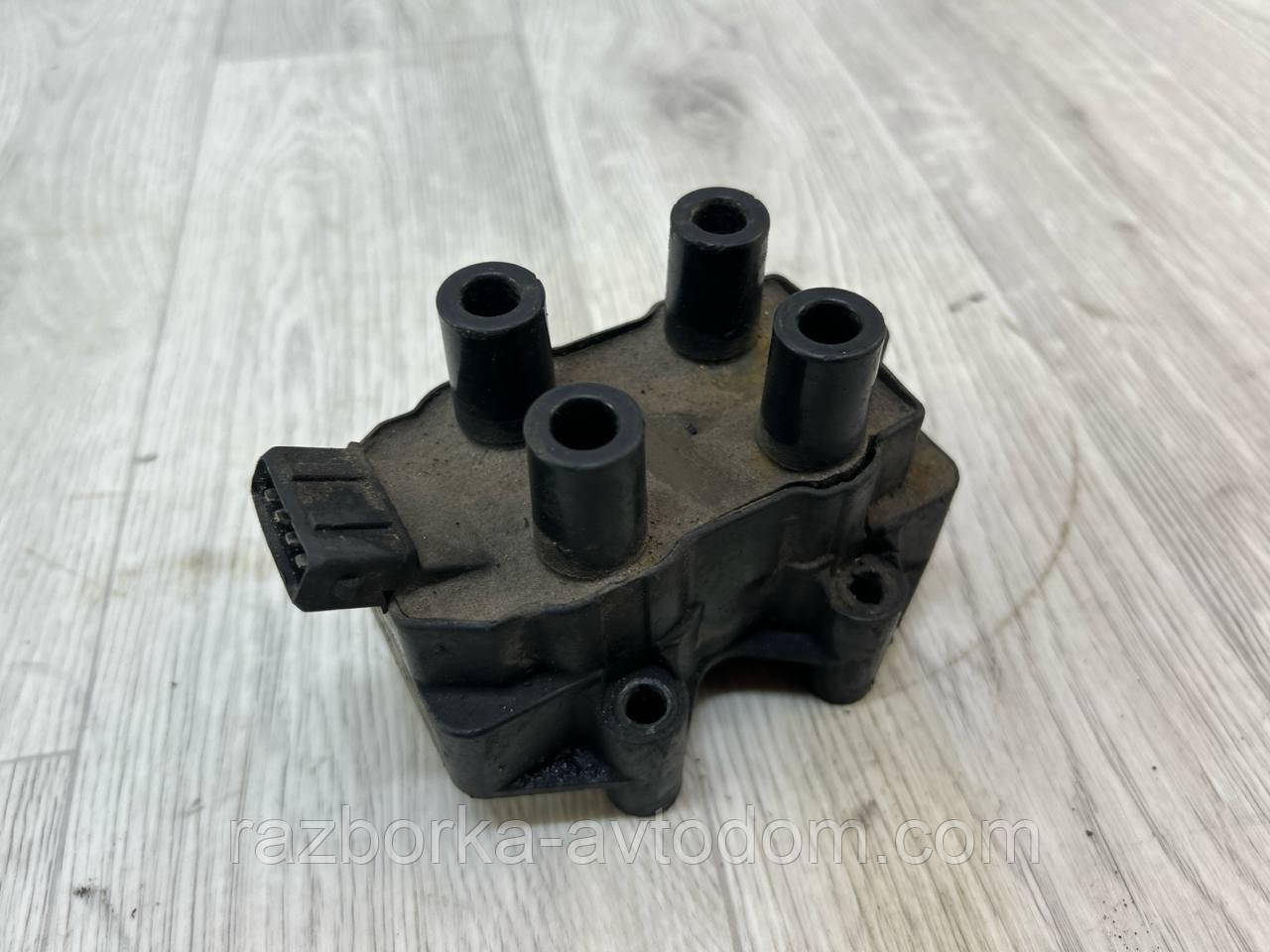 Котушка запалювання 1.8i , 2.0i Opel Omega B, Astra G, F, Calibra, Vectra A, B OE:2526055a ДЕФЕКТ! Трещина на корпусе
