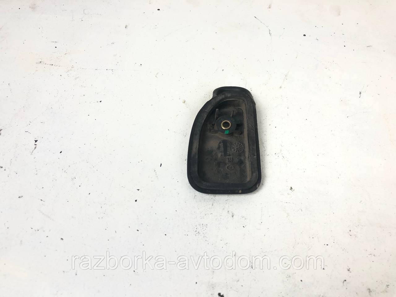 Накладка обмежувача дверей задньої лівої Renault Kangoo (98-08) OE: GH 7700308900