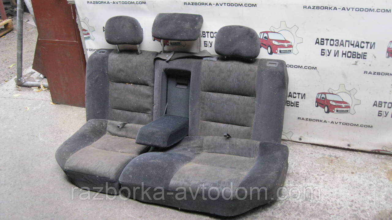 Сидіння задні комплект Opel Combo (01-12) OE:13205633 Дефект: Вимагає чищення