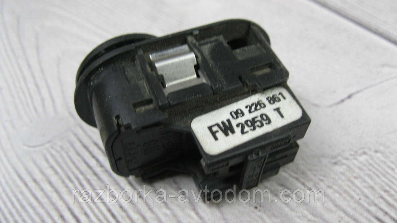 Кнопка регулювання дзеркал Opel Combo (01-11), OE: 9226861