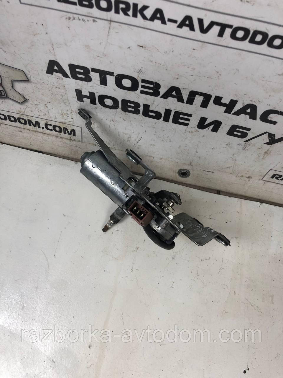 Моторчик склоочисника заднього дверей двостулковий Citroen Berlingo (96-08), Peugeot Partner (96-08) OE: