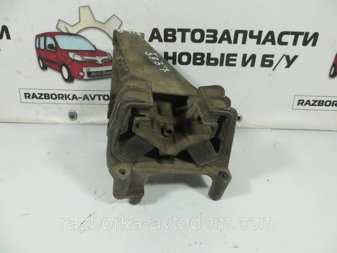 Кронштейн + подушка двигуна OPEL VECTRA B (1995-2003) ОЕ: 90496531