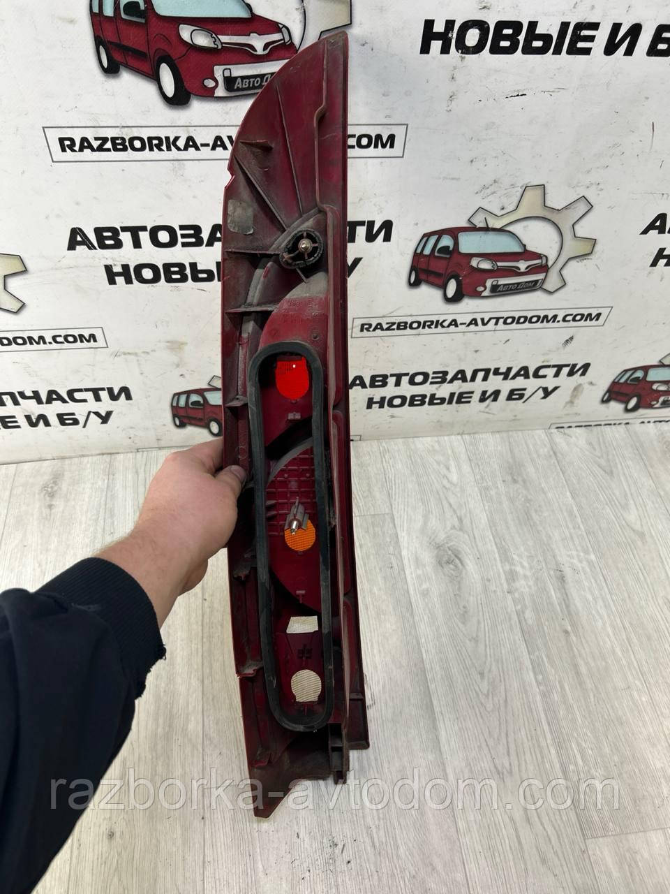 Ліхтар задній правий (під ляду) Renault Kangoo (98-03) OE:7700308716 ДЕФЕКТ