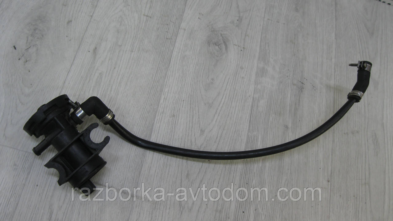 Вакуумний клапан холостого ходу VW T4 (1990-1996), Passat B4 (1993-1997) Дефект OE: 023906281.