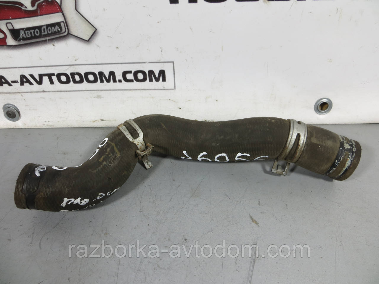 Патрубок радіатора охолодження верхній 2.0 i Peugeot 307 (2001-2008), Peugeot 206, Citroen C4 ОЕ: 1343AG