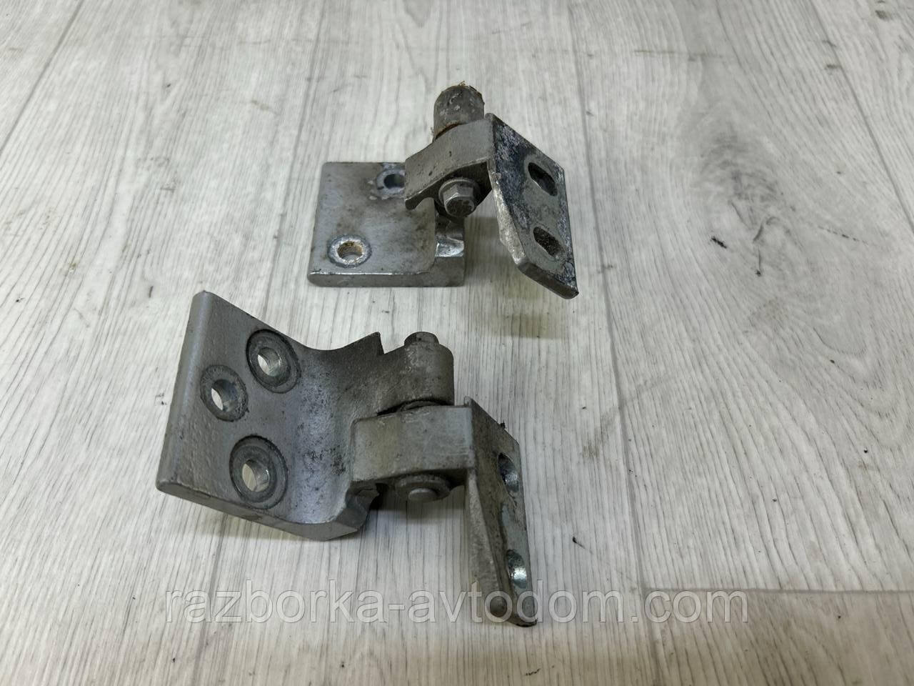 Петлі передніх правих дверей (комплект) верх + низ Citroen Berlingo, Peugeot Partner (03-08) OE:903599, 9035A0
