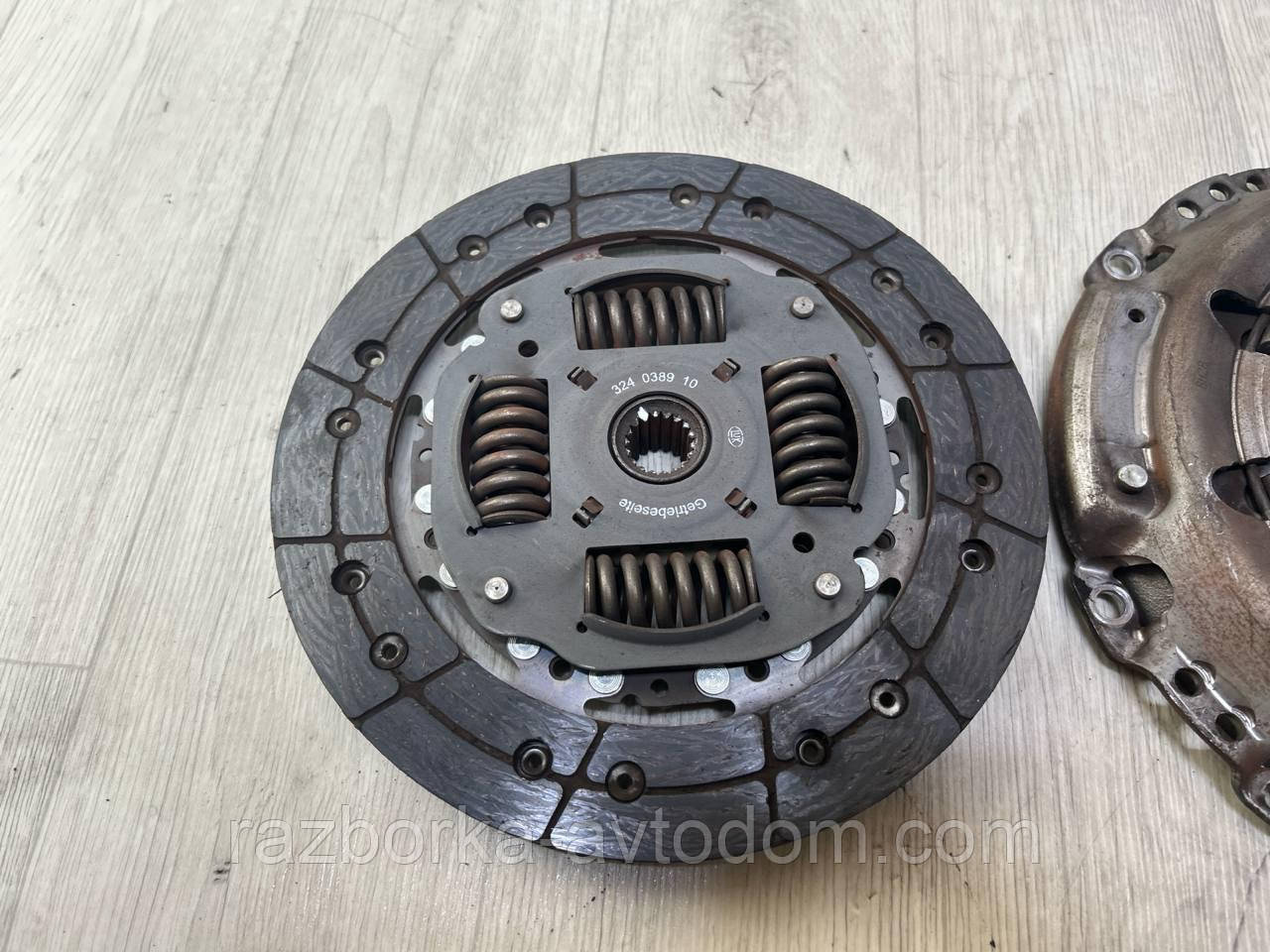 Комплект зчеплення (кошик, диск) 1.6HDI (235 мм) Citroen Berlingo (03-) OE:324038910