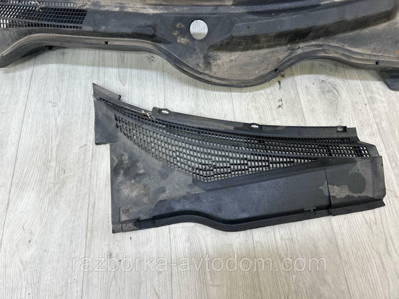 Пластик під лобове скло, жабо (комплект) Opel Omega B (93-99) OE:90493858