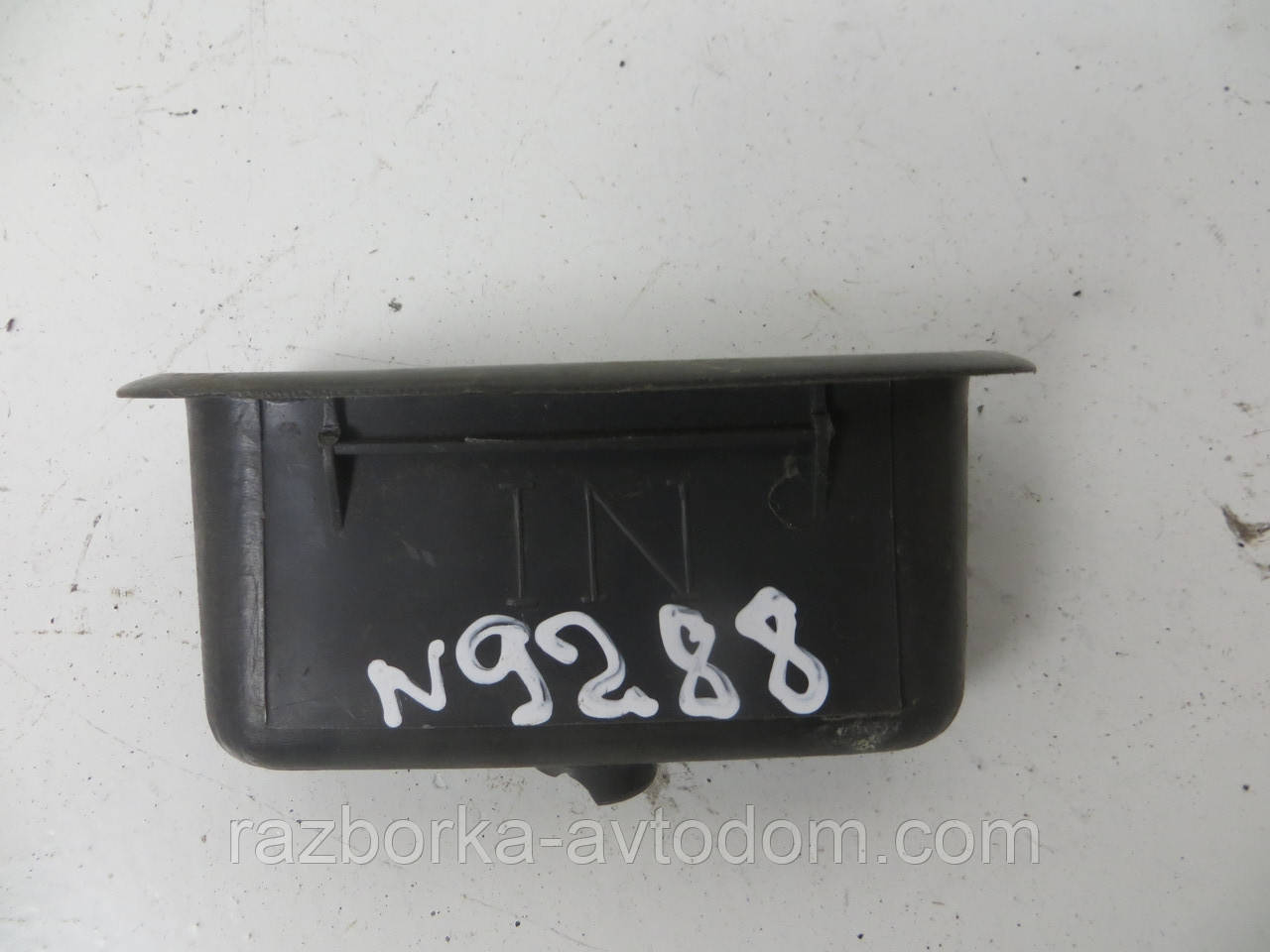 Ручка карти дверей внутрішня (тягнути) Mitsubishi Pajero Sport 1 (1997-2009) OE:MR817150