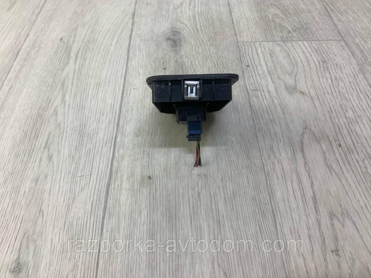 Кнопка склопідіймача права (з накладкою, кришкою) Fiat Fiorino, CITROEN NEMO (07-) Bipper ОЕ: 1309468070