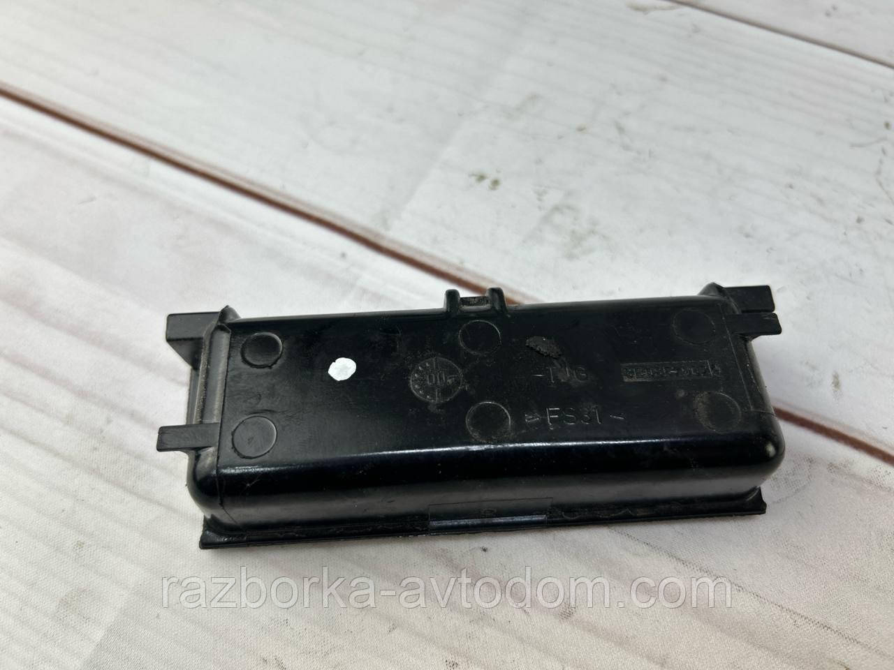 Пепельниця задня VW Passat B5 (96-05) OE:3B0857962A