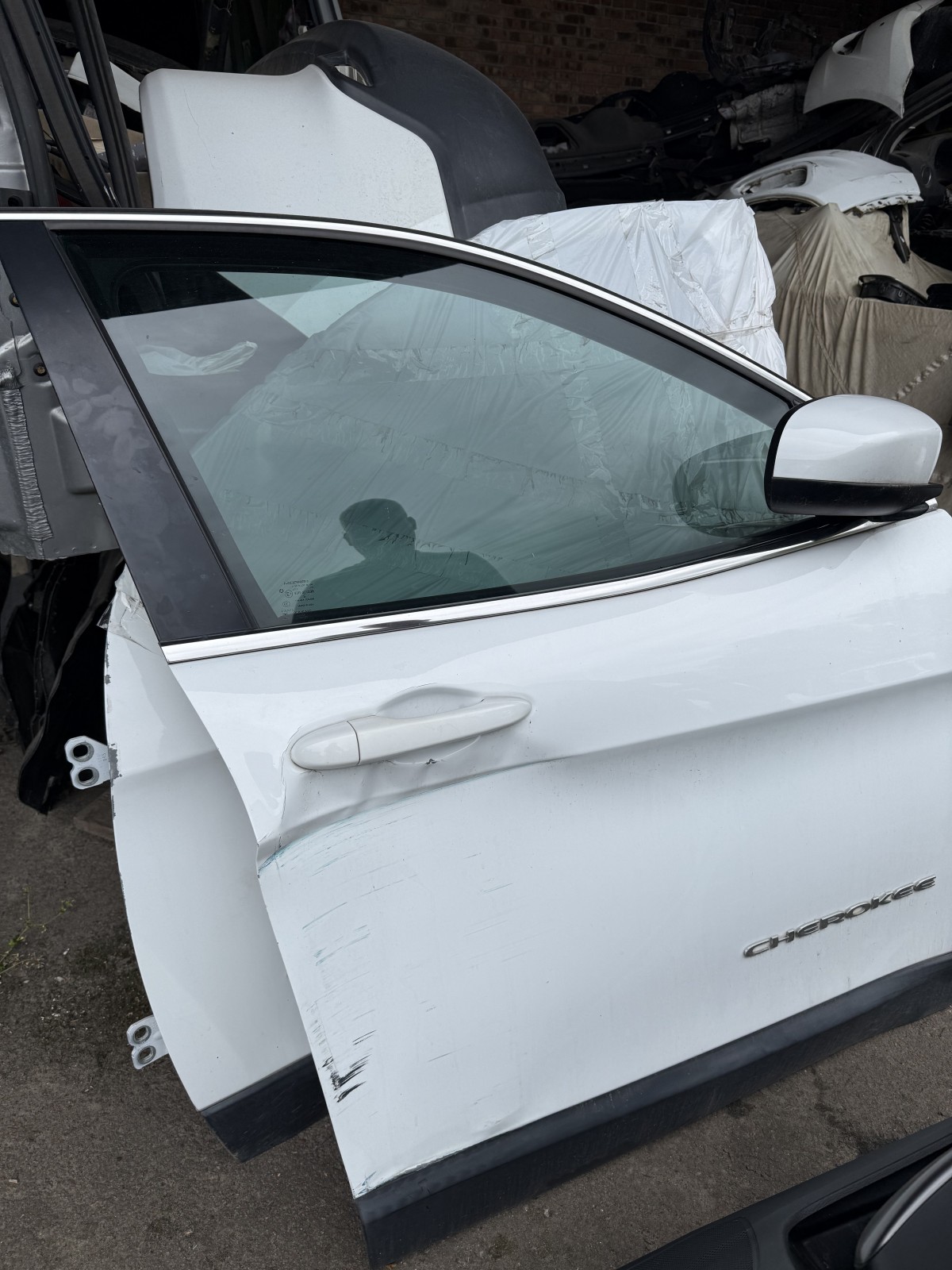 Двері Jeep Cherokee KL