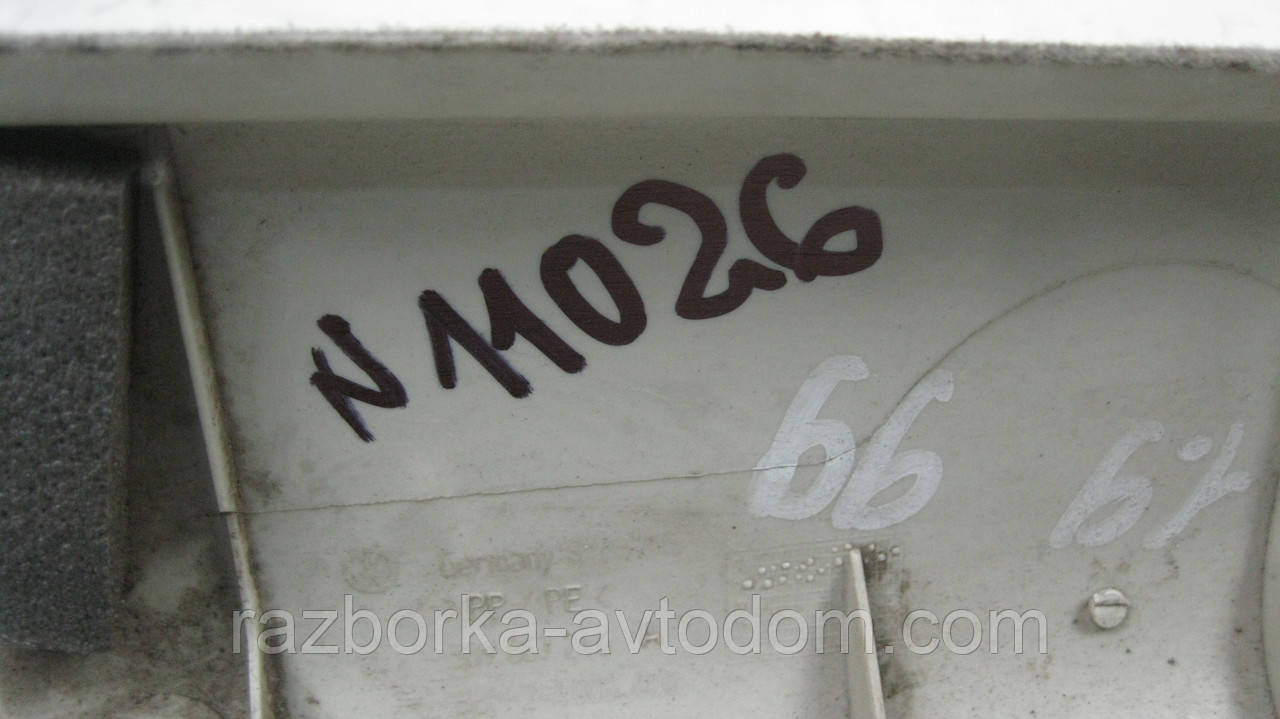 Накладка задньої правої стійки VW Passat B5 (1997-2000) Універсал OE:3B9867246A