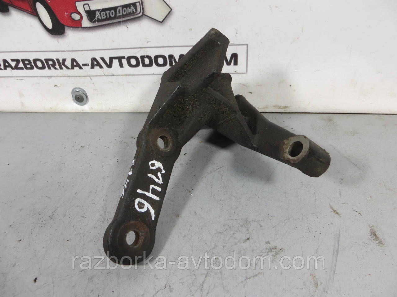 Кронштейн двигуна 2.0 16V Peugeot 307 (2001-2008) ОЕ: 5007372740