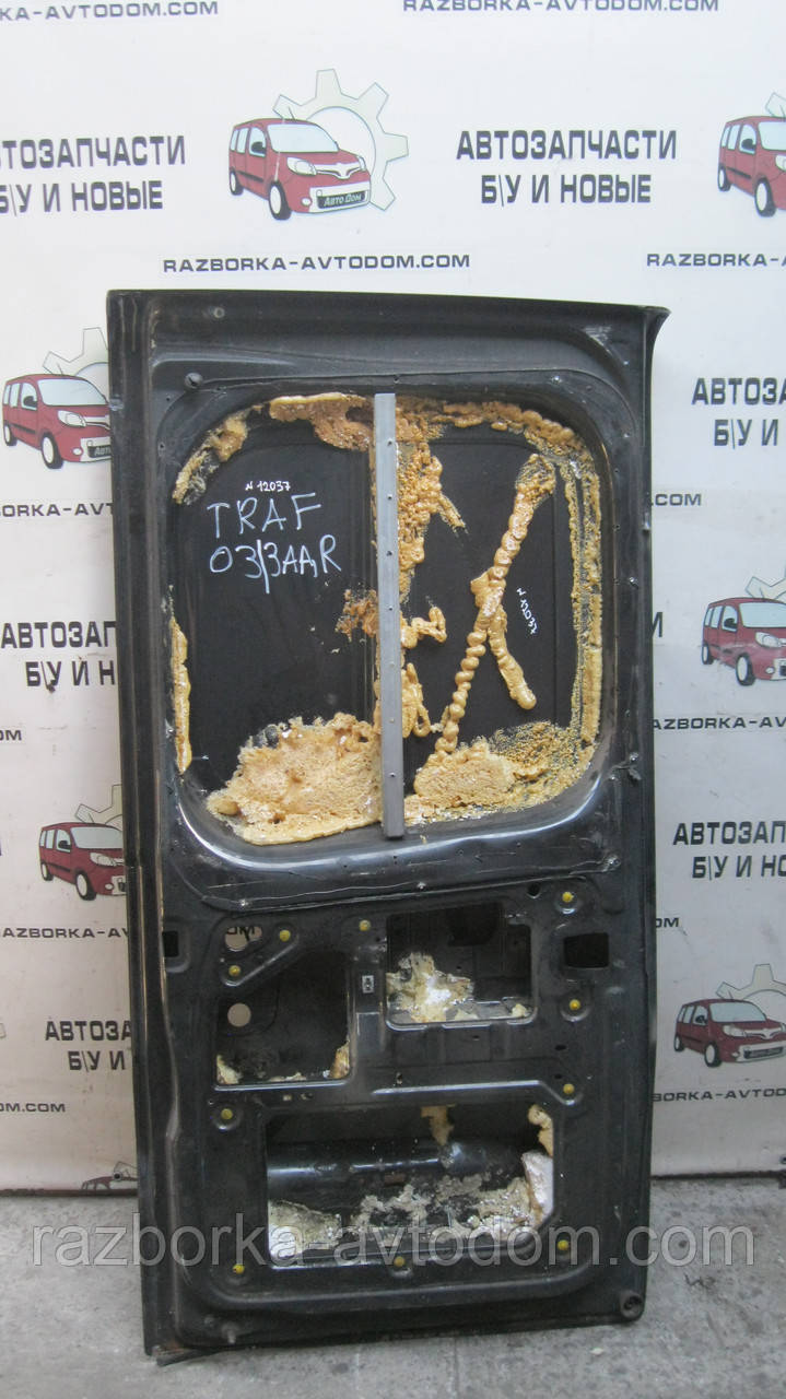 Двері задня ліва розпушена глуха Renault Trafic, Opel Vivaro, Nissan Primastar (2000-2014) OE:7750311421