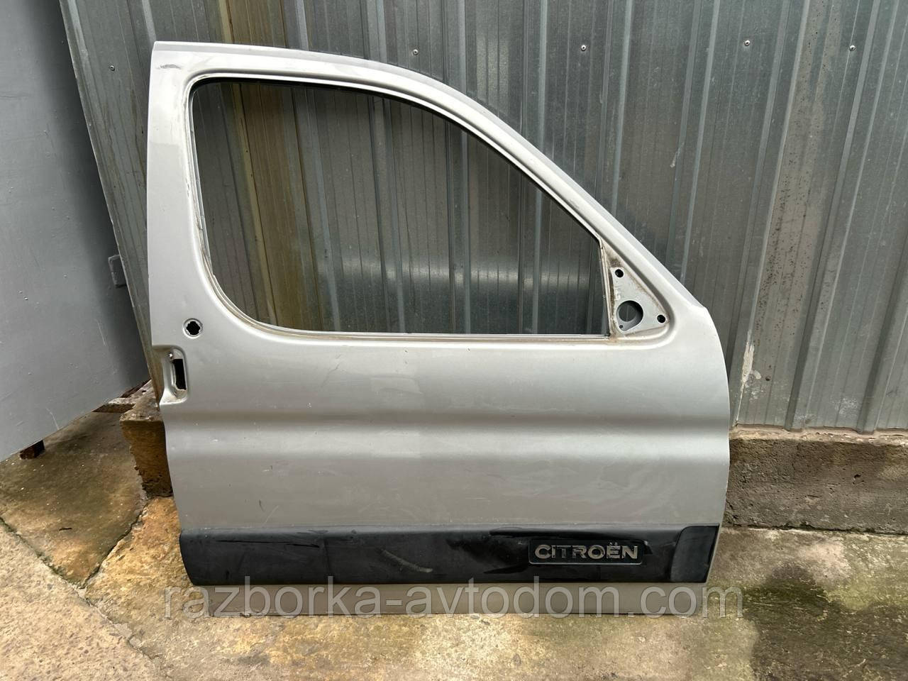 Двері передні права Citroen Berlingo, Peugeot Partner (2003-2008) OE:9004T7