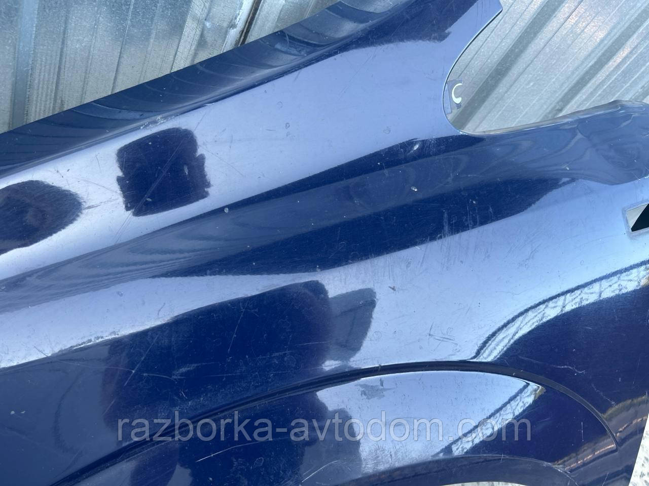 Крило переднє ліве Opel Zafira B (2005-2015) OE:93184411 Дефект: незначна іржа в нижній частині