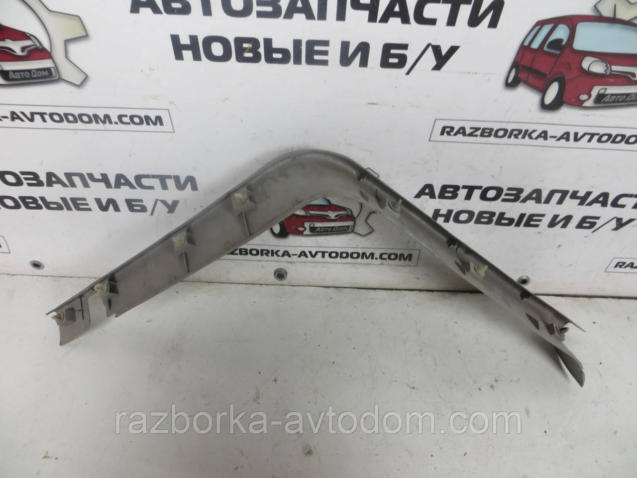 Обшивка правої сторони дверей багажника Mitsubishi Pajero Sport 1 (1997-2009) OE:MR262728 фото 2