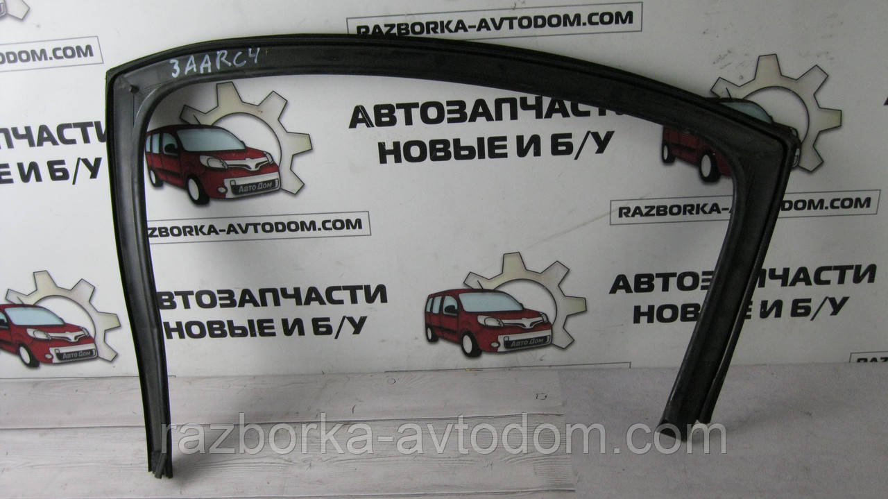 Ущільнювальна гумка скла дверей задньої правої Citroen C4 (04-08) OE:9300P1