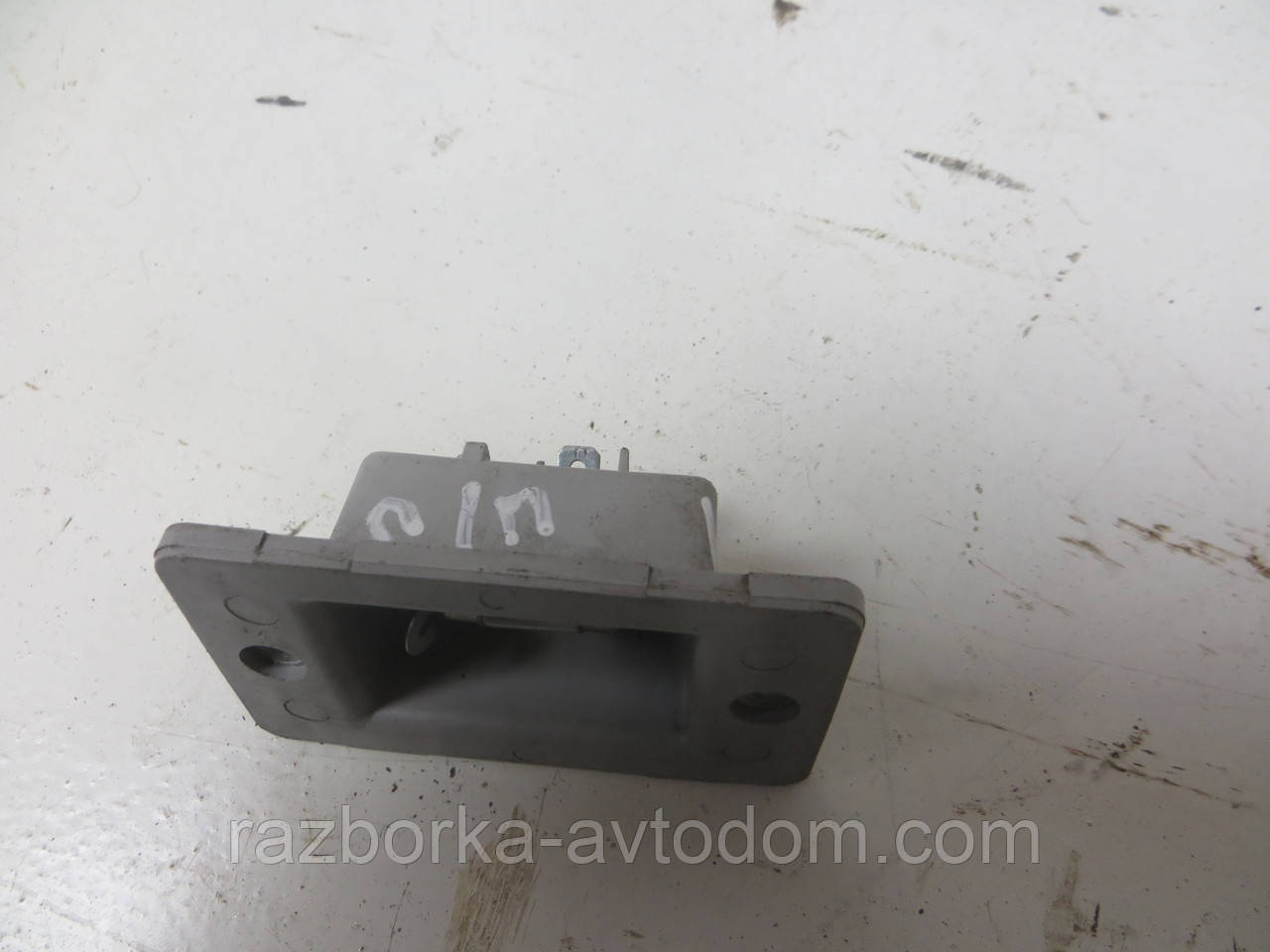 Підсвітка правих дверей Mitsubishi Pajero Sport 1 (1997-2009) OE:MB305621
