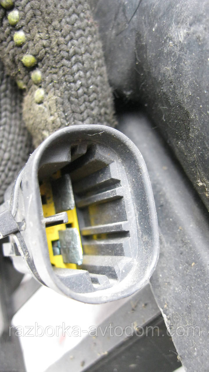 Вентилятора радіатора охолодження Citroen C4 (2004-2011), Peugeot 307 (2001-2005) 2.0HDI OE:9634009480