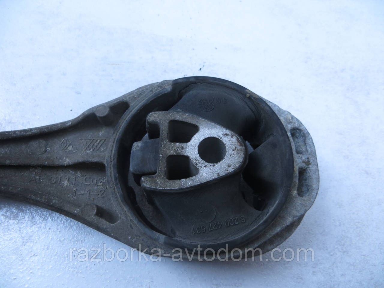 Подушка КПП задня (опора двигуна) Renault Kangoo (08-13) 8200427531