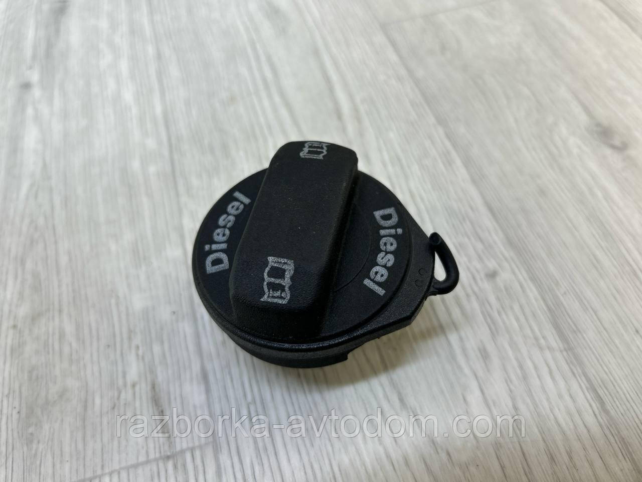 Кришка паливного бака Skoda Superb 1, VW Caddy 3, Golf plus, Touran OE:1j0201553ac