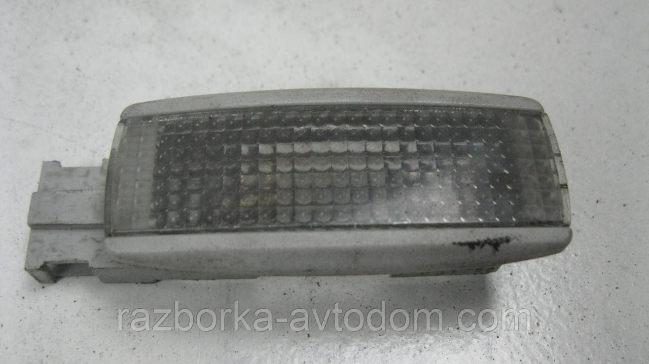 Ліхтар салону VW Passat B5 (1997-2000) OE:3B0947113 фото 2
