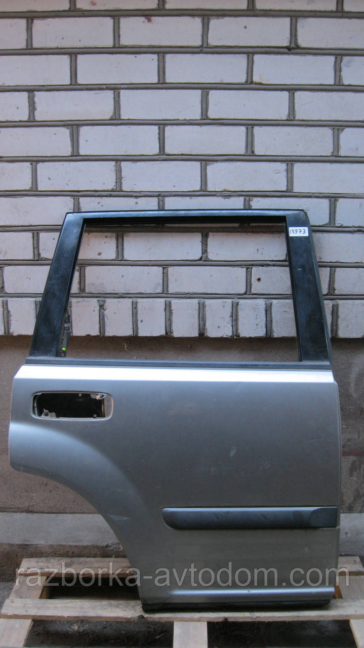 Двері задня права Nissan X-trail T30 (01-07) OE:H21008H7MM