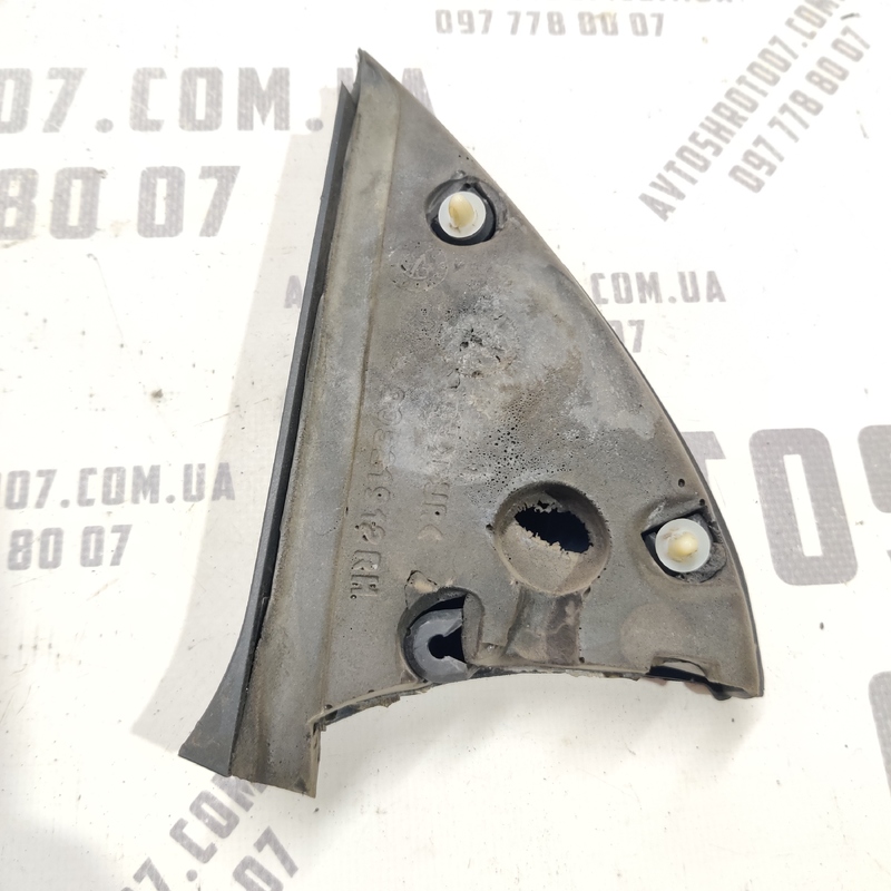 Накладка салону передня права Opel Astra G (97-09) 2.0D