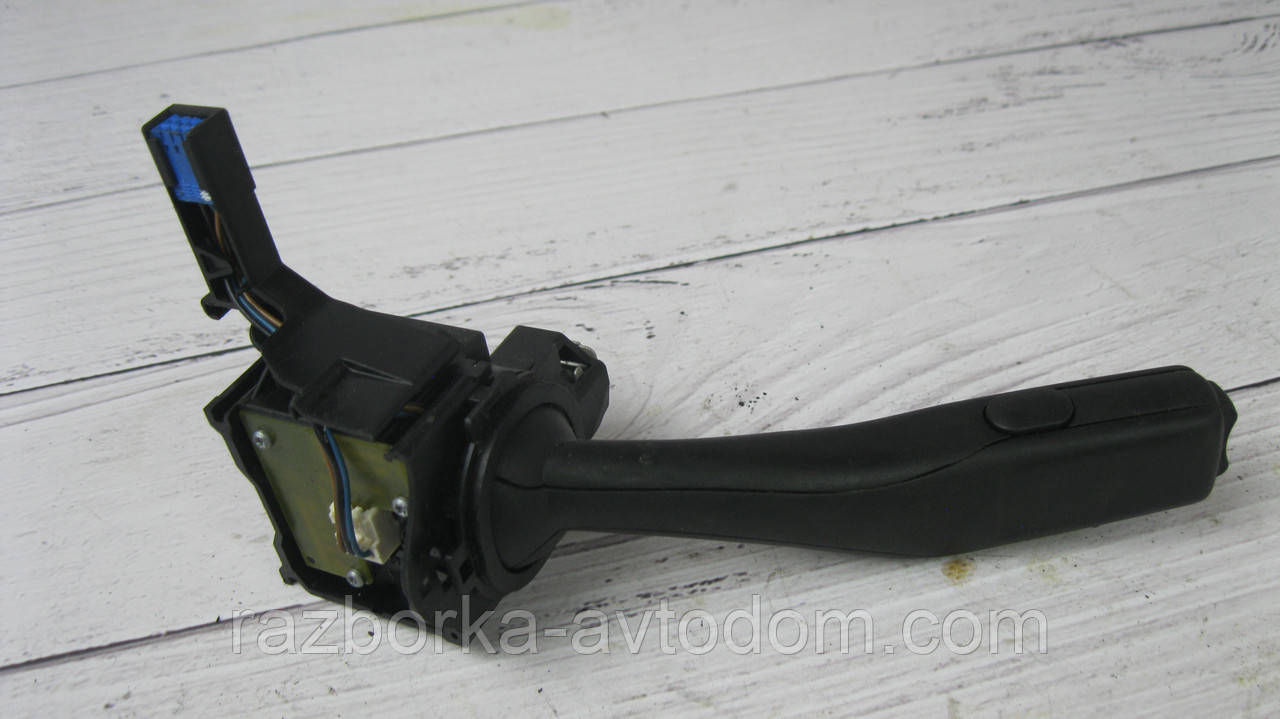 Перемикач підрулевий правий VW Touran, Tiguan, Jetta 5, Golf 5, Golf 6, Skoda Octavia A5 OE:1K0953519A